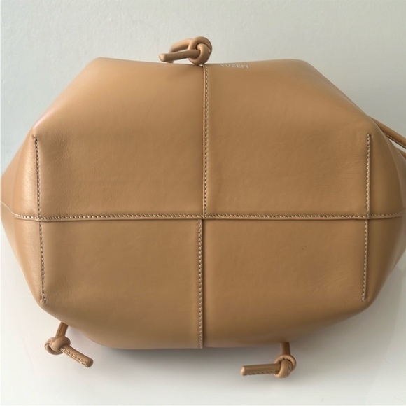 Yuzefi Large Mochi tote bag in Cashew - Picture 9 of 9